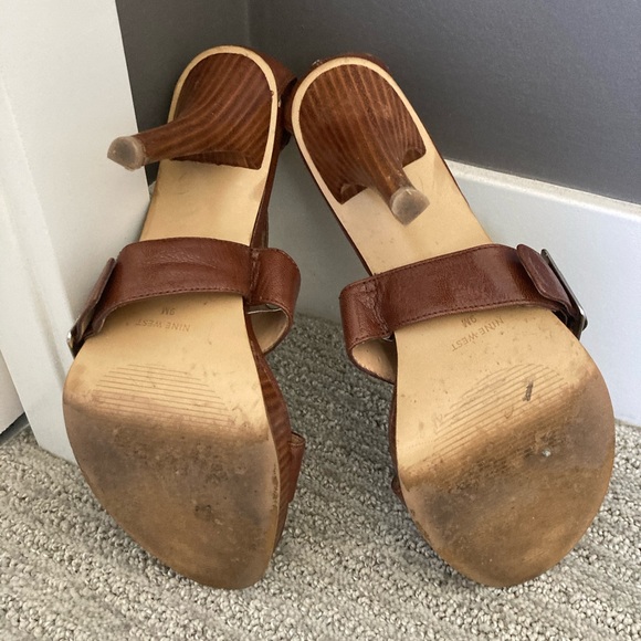 Nine West strappy brown heels - Picture 3 of 3